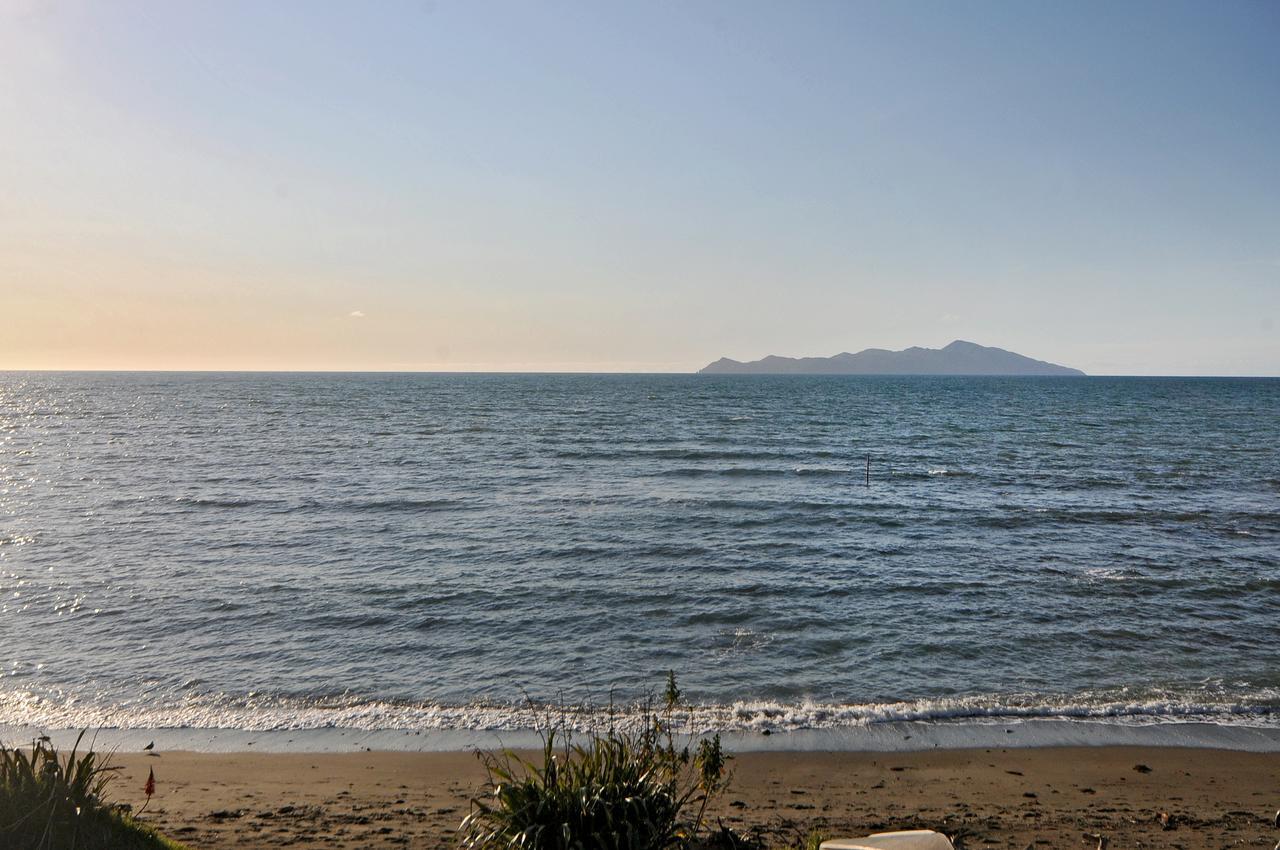 Kapiti Waves Bed & Breakfast Pukerua Bay Екстериор снимка