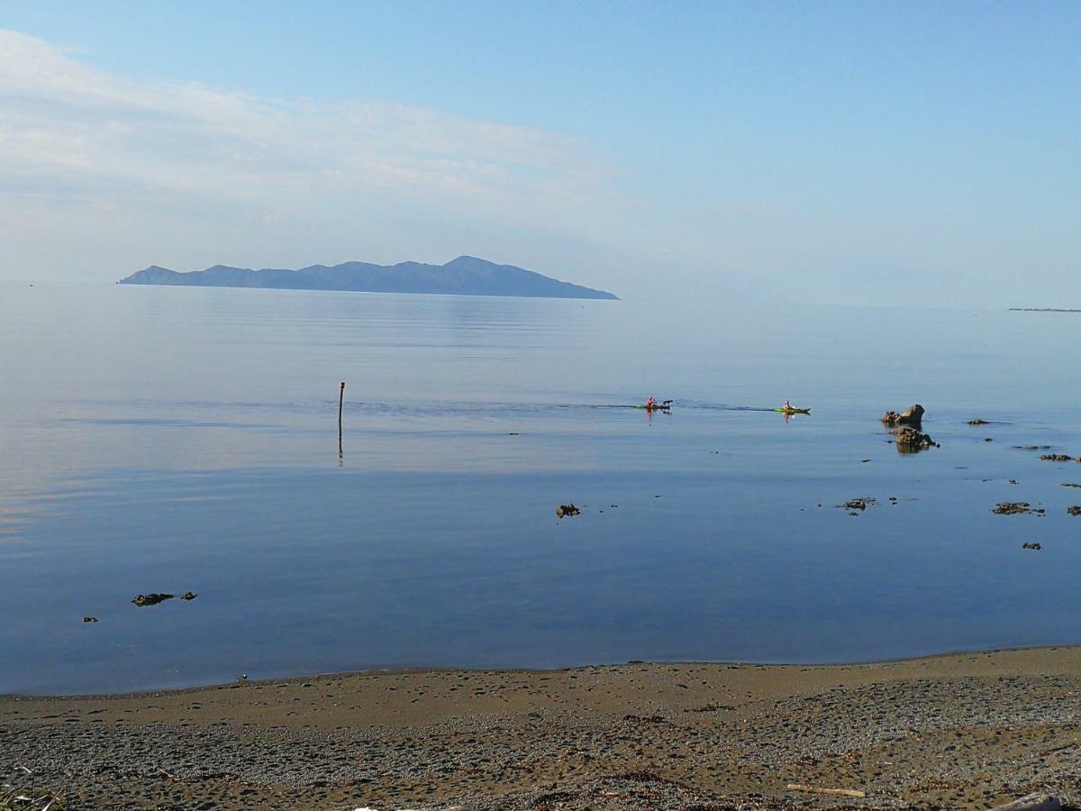 Kapiti Waves Bed & Breakfast Pukerua Bay Екстериор снимка